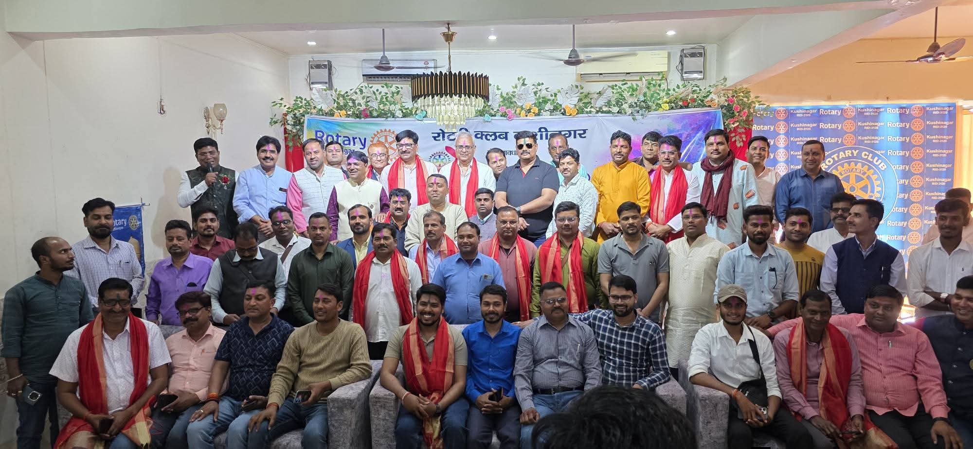 रोटरी क्लब कुशीनगर ने पत्रकार बंधुओं संग मनाया भव्य रंगोत्सव